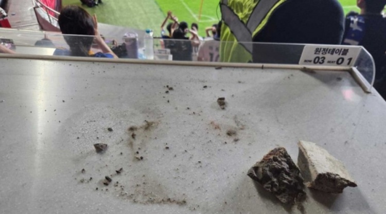 太危险了！主场掉落混凝土块，浦项制铁杯赛延期