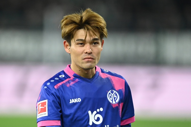 图片报：美因茨为佐野海舟转会设定了8月27日的最后期限
