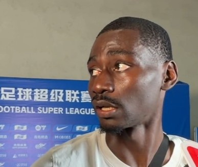 戴帽！阿苏埃：不管踢什么位置都把自己的能力和状态发挥到最好